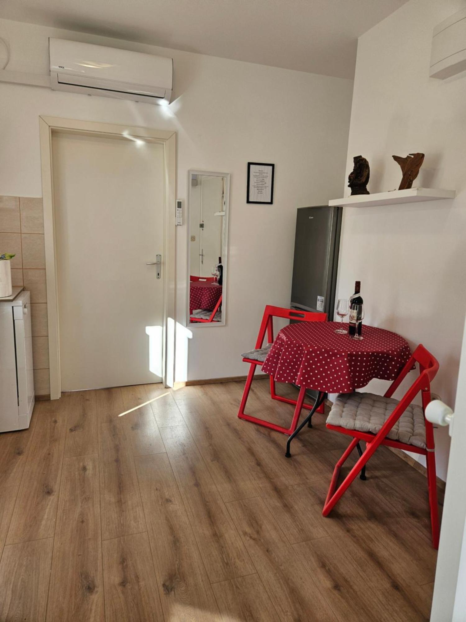 I Smile Apartment Split Exterior photo